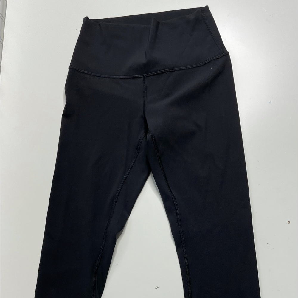Black Lululemon legging, size 4, never worn great condition